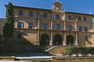 Monasterio de San Pelayo (Oviedo) Espacio de silencio e intimidad
